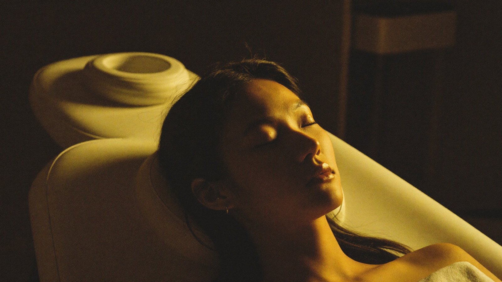 Dr Sin Yong reviewing rebound pigmentation after laser treatment in darker skin
