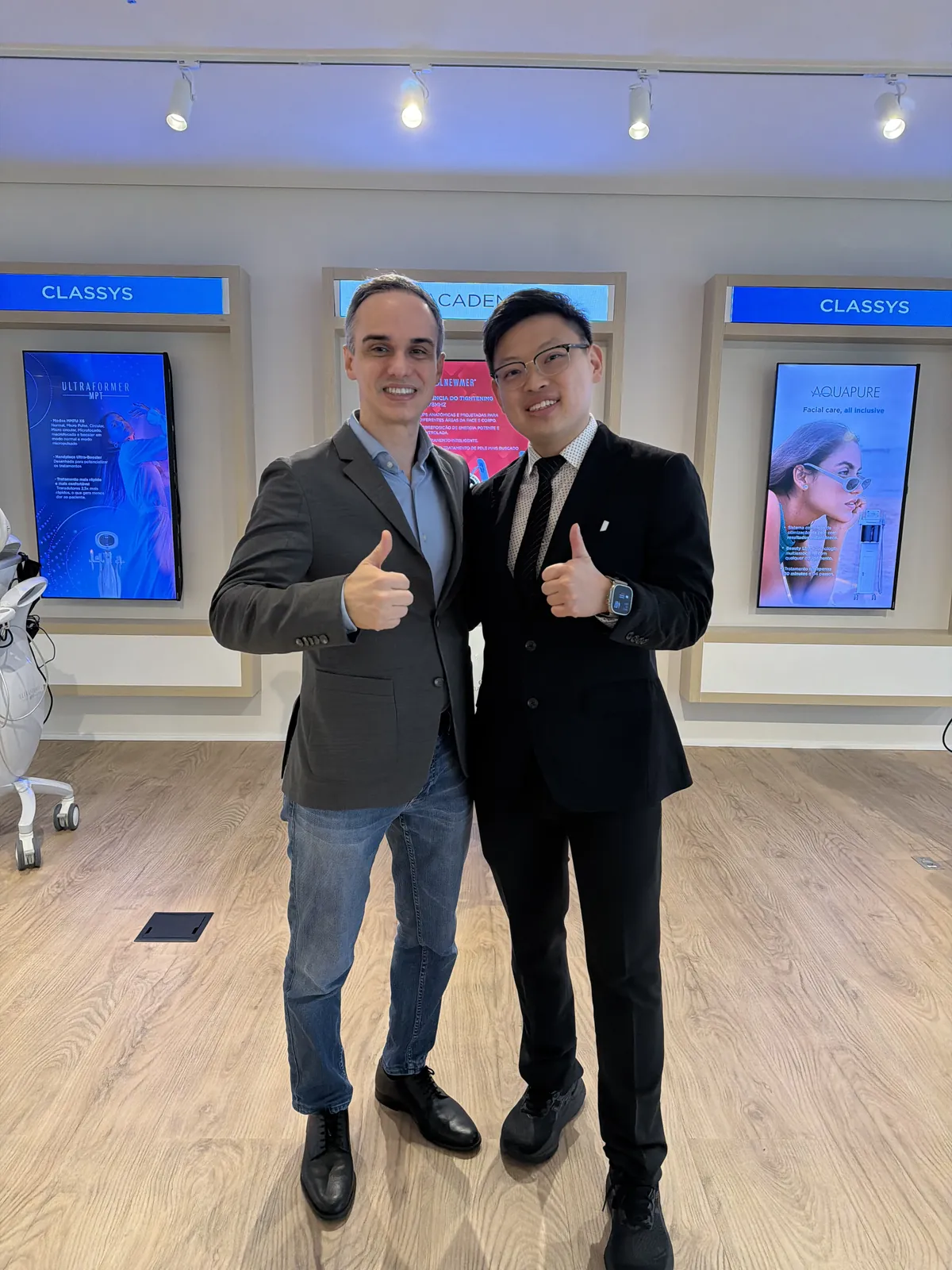 Dr Sin Yong with Dr Rogerio Marques at the CLASSYS Academy in Sao Paulo