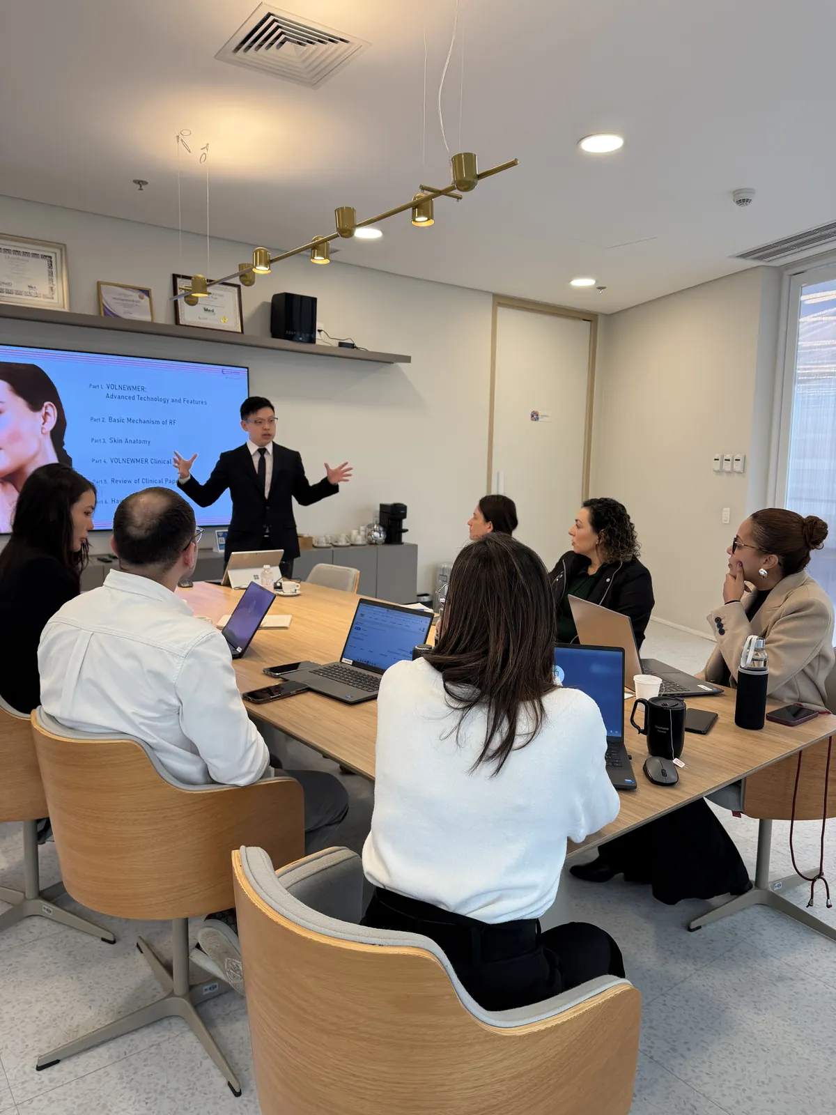 Dr Sin Yong lecturing on Volnewmer advanced technology to CLASSYS Academy delegates in Sao Paulo